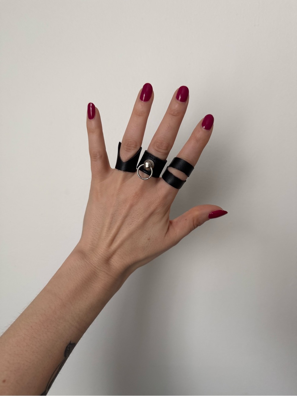 Set of 5 Black / Silver Vegan Leather Rings